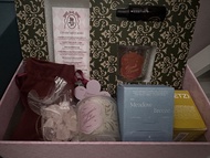 MALIN+GOETZ Dark Rum 香氛蠟燭套裝 little stardust 小星塵 Starrytale 粉色水晶 + 香薰精油 candle