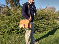 皮革相機包，全粒面皮革手工製作，數碼單反相機包。