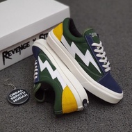 Vans REVENGE X STORM รองเท้าผ้าใบลําลอง พิมพ์ลายสายฟ้า สีขาว สีดํา สําหรับผู้ชาย