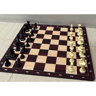 Eureka Deluxe Chess Set Premium Wood Finish Wood grained Rubberized Mat