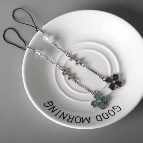 Anime Kuronuma Sawako Kazehaya Shouta Cosplay Keychain Kimi Ni Todoke From Me to You Flower Pendant