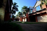 春城汽車旅館股份有限公司 (Spring Motel)