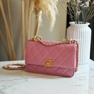 CHANEL 24C 粉色牛皮金釦雙金球下蓋包/AS2649