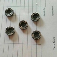 !!! 8.8 classic Button UK 20 (Code 39)