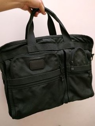 TUMI EXPANDABLE ORGANIZER LAPTOP BRIEF 2621 D3 黑色公事包 站內還有背包 肩帶換成萬國