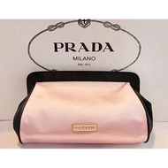 Prada CANDY專櫃 氣質絲綢手拿包 晚宴包 可放化妝品手機零錢等 嫩粉紅 (特價)