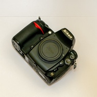 Nikon D700 FX Full Frame DSLR Body Nikkor [Used]
