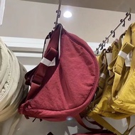 Uniqlo Original 2022 Four Seasons Dumpling Bag Nylon Bag Messenger Bag Sports Shoulder Bag 439797 45