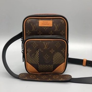 Louis Vuitton lv nigo聯名相機包