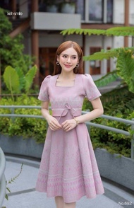 N692 ชุดเดรสผ้าทอลาย คอเหลี่ยม แต่งโบว์เอว กระโปรงบาน 8 ชิ้น น่ารักมาก