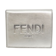 กระเป๋าสตางค์ Fendi Compact Wallet รุ่น 8M0468 หนังแท้สีเงิน แบบพับสองทบ สภาพเหมือนใหม่ (มือสอง) FEN