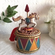 藍色首飾盒旋轉木馬、寶物盒、閃亮首飾收納、聖誕棺材