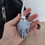 藍鸚鵡鸚鵡手工製作。鉤針 amigurumi雀動物鸚鵡。鑰匙鏈。