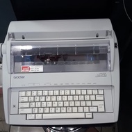MESIN Brother GX-6750 Electric Typewriter Brother GX-6750 Electric Typewriter