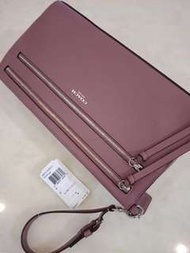 COACH 真皮玫瑰色雙拉鍊手拿包 全新正品，