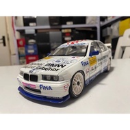 1: 18 UT BMW 3 Series BMW E36 320i STW 1998 German RV Racing Car Model