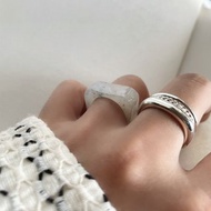 天然和田玉點墨青花變形方戒 港碼14 雨歇#190