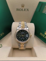 31mm 全新現貨 278383rbr-0032 Oyster Perpetual Datejust 31腕錶黃金及蠔式鋼款，搭配鑲鑽橄欖綠色花朵圖案錶面及紀念型（Jubilee）錶帶。