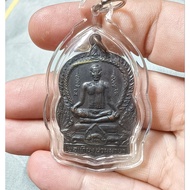 山猪莲花符印(厚猪版)
婆厅自身铜牌

婆旁 ～Phro Pong

Ner Thong Deang Romdam

Ban Mee Dee

BE 2533