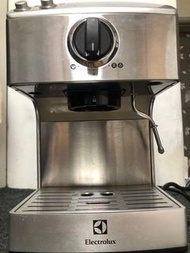 伊萊克斯 Electrolux 義式半自動咖啡機 EES200E 義式咖啡機 咖啡機