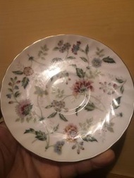 日本 KEITO 瓷厰生産之Exceed Bon Buckingham花碟