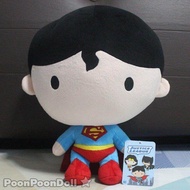 ตุ๊กตา ซูเปอร์แมน ตุ๊กตา ซุปเปอร์แมน ตุ๊กตา Superman (ขนาด 12 นิ้ว, ท่ายืน) ตุ๊กตา ดีซี ตุ๊กตา DC Universe ตุ๊กตาซูเปอร์แมน ตุ๊กตาซุปเปอร์แมน จากเรื่อง จัสติซ ลีก Justice League กลุ่มเดียวกับ เดอะแฟลช The Flash แบทแมน Batman วันเดอร์ วูแมน Wonder woman