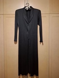 Issey Miyake coat     Issey Miyake black long coat    Pleats Please long coat   三宅一生長褸    黑色長外套