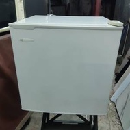 White Westinghouse 威士汀迷你雪櫃