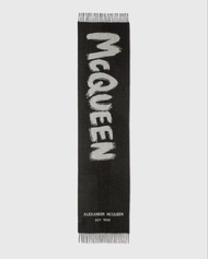 Alexander McQueen Oversize mcqueen graffiti scarf  black white wool Logo Unisex 羊毛黑白色經典頸巾圍巾流蘇