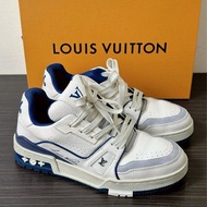 💎Han's house精品服飾💎 LV TRAINER 藍白色運動鞋 1ABFAA 八成新