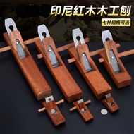 Skillful Carpenter Woodworking Planer Planer Woodworking Tool Wood Planer Wood Planer Hand Planer Ha