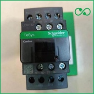 Contactor Lc1Dt32M7 / B7 / E7 / D7 / F7 / Q7 Lc1Dt32 4P Economical