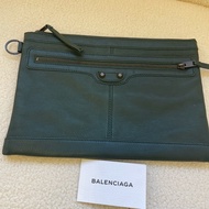 Balenciaga/巴黎世家 墨綠色鉚釘手拿包 機車包 腋下包