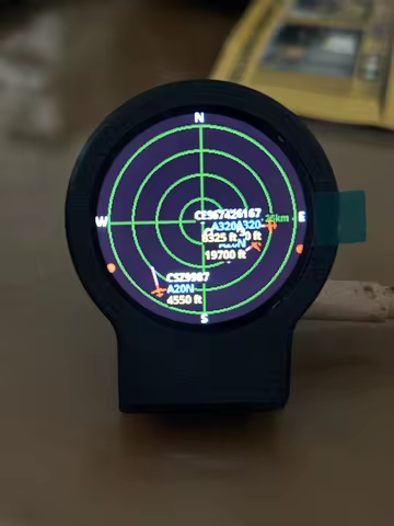USB-C Deskradar, Live ADS-B Flight Tracker Gadget with Sonar Grid Screen With 3D Printed Case Aviati