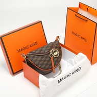 Ladies Fashion Crossbody Bag European Letter Shoulder Womens Bag Girls Casual Waist Bag Chain Comfor