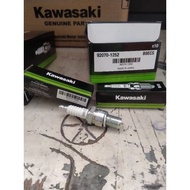 NINJA R RR SS B8ECS SPARK PLUG Original kawasaki 92070-1252