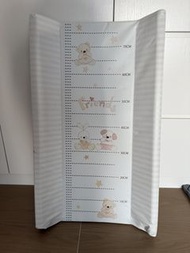 嬰兒換尿布墊