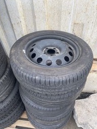 【精品原廠】16 寸 5 孔黑色鋼輪轂 + 米其林 Michelin 205/60/R16 輪胎