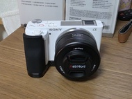 白色 SONY ZV-E10 4K 相機連鏡頭