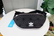 ADIDAS MATE 3D WAIST BAG กระเป๋าสะพาย / คาดอก /คาดเอว (งานแบรนด์แท้ )กำลังฮิตสุดๆในตอนนี้ดีไซน์สไตล์เดียวกับ   Issey Miyake