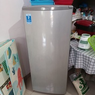 freezer aqua 6 rak bekas asi 8 bulan masih mulus garansi