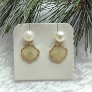 天然珍珠耳环耳钉珍珠白蝶贝壳珍珠耳钉银针耳环女韩版时尚百搭贝母耳饰 Natural Pearl Earrings