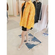 Jeans yellow cardigan