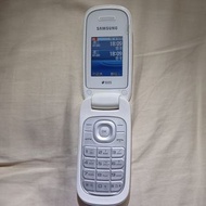 2013年Samsung E1272 白色摺疊式功能手機2G 雙卡雙待 (DUOS) 手機