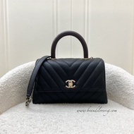 (Pre-loved) Chanel Small 24cm Coco Handle with Burgundy Lizard-Embossed Calfskin Handle in Chevron Quilted Black