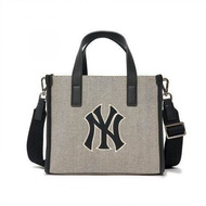 ของแท้ MLB Canvas กระเป๋า กระเป๋าสะพายพาดลำตัว Tote Bag for women NY Monogram กระเป๋าถือรุ่นใหม่ กระเป๋าสะพาย