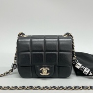 CHANEL/香奈兒 23C 黑金羊皮骰子鏈條方胖子 芯片款 尺寸：16.5*12.