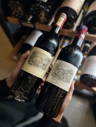 專注回收稀有年份拉菲Lafite：1982年、1986年、1990年等。市場行情每日更新，提供最具競爭力的回收價格，歡迎比較！ 專業高價回收拉菲（Lafite）紅酒！現金即付，免費鑑定，無論82年、9