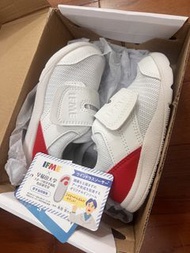 Ifme 白底波鞋 返學用