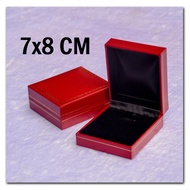 NECKLACE LEATHER BOX (7X8 CM)
